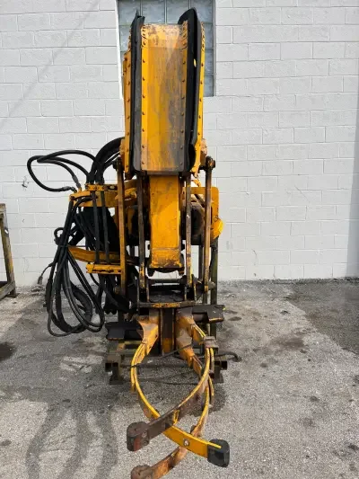 worn automated side loader arm for garbage trucks