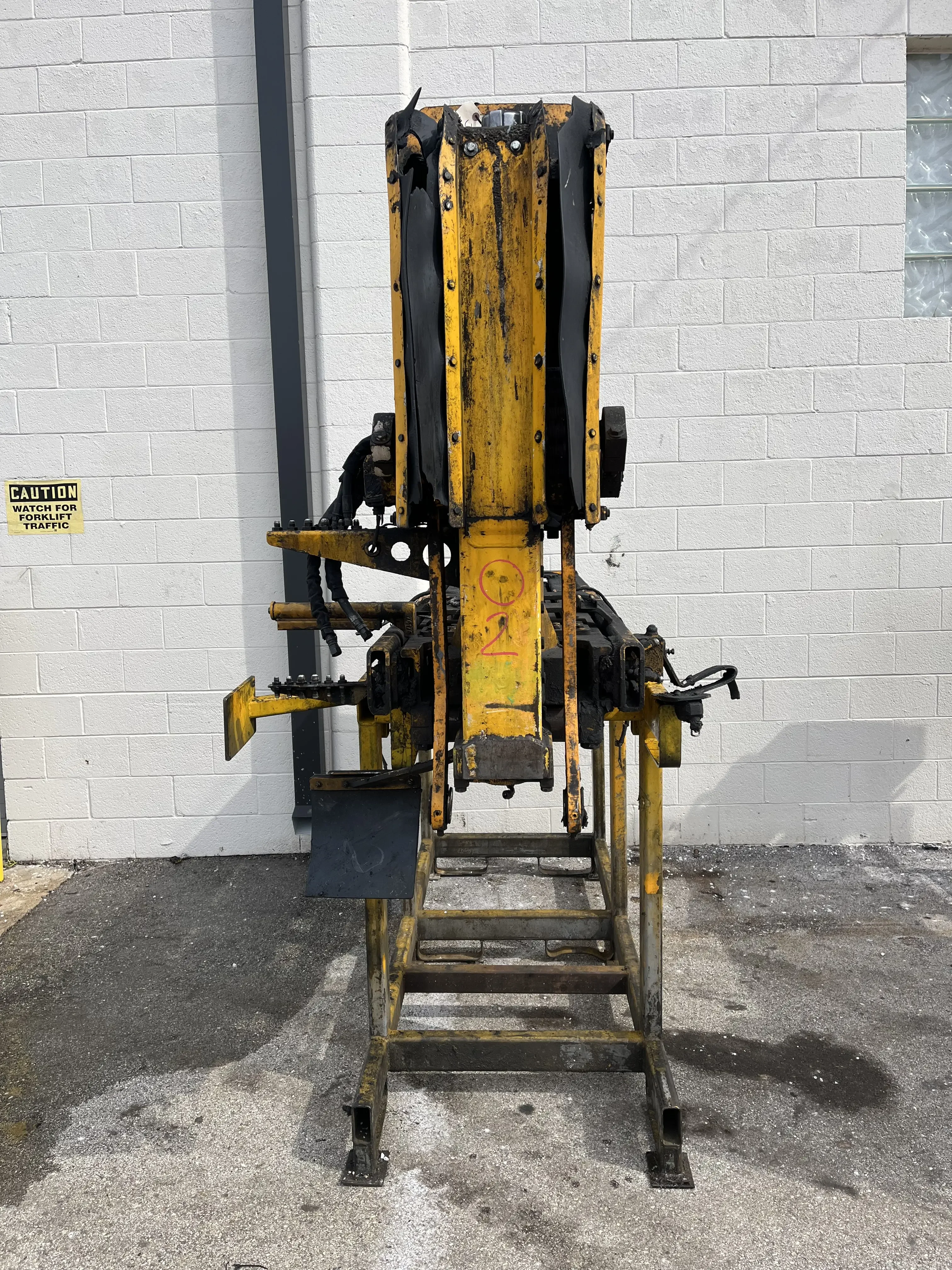 broken automated side loader arm for garbage trucks